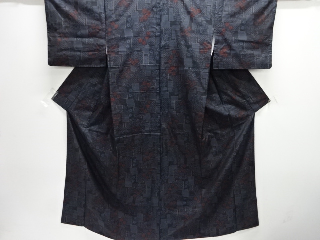 重ね色紙に草花模様織り出し本場泥大島紬着物アンサンブル